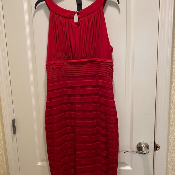 Sophisticated Red Dress - Picture 1 of 2